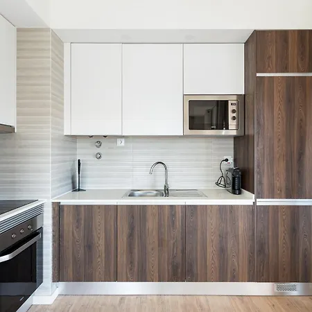 Your Algarve Base -bright 2br With Pool & Terrace Apartamento Portimão