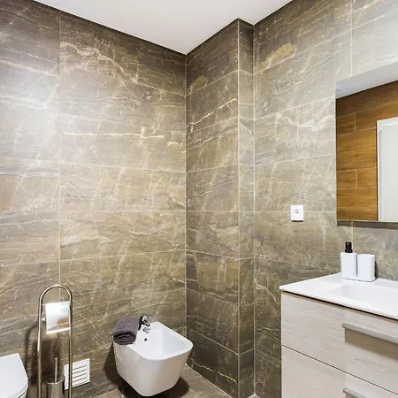 Your Algarve Base -bright 2br With Pool & Terrace