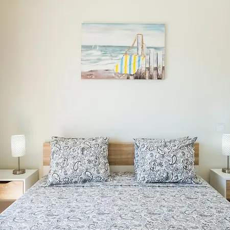 Your Algarve Base -bright 2br With Pool & Terrace アパート