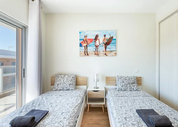 Your Algarve Base -bright 2br With Pool & Terrace * Portimao