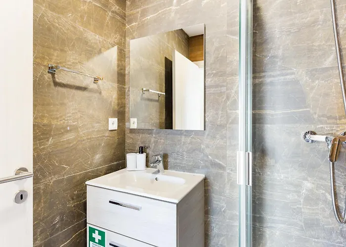 Your Algarve Base -bright 2br With Pool & Terrace Apartment