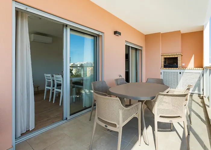 Your Algarve Base -bright 2br With Pool & Terrace * Portimao