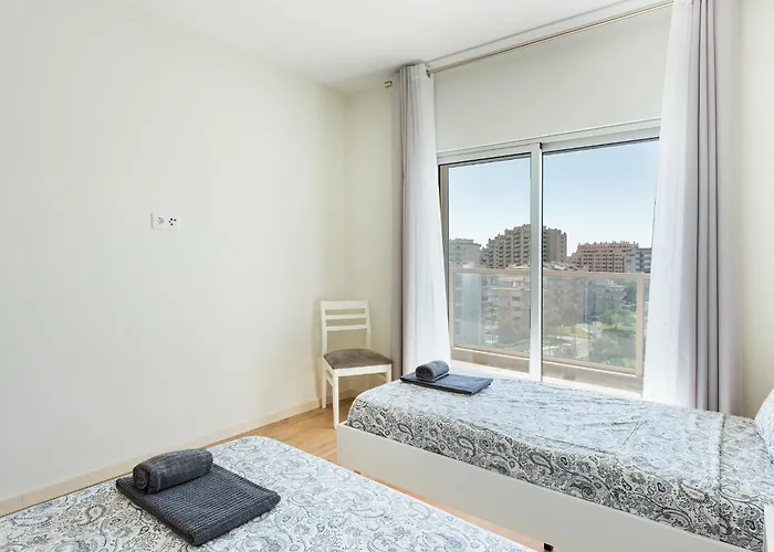 Your Algarve Base -bright 2br With Pool & Terrace * Portimao