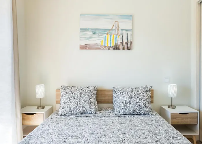 Your Algarve Base -bright 2br With Pool & Terrace Apartment