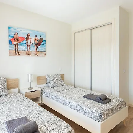 Your Algarve Base -bright 2br With Pool & Terrace Portimão